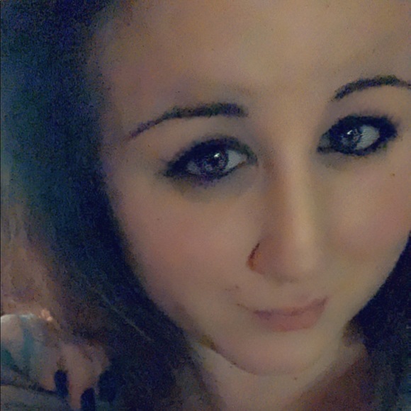 Meet your Posher, Kate - Picture 2 of 5